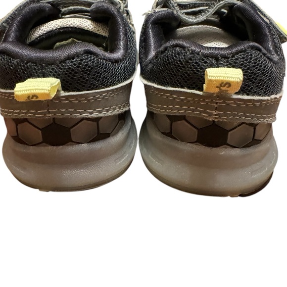 Carter’s Toddler Light Up Velcro Sneakers - Picture 6 of 10